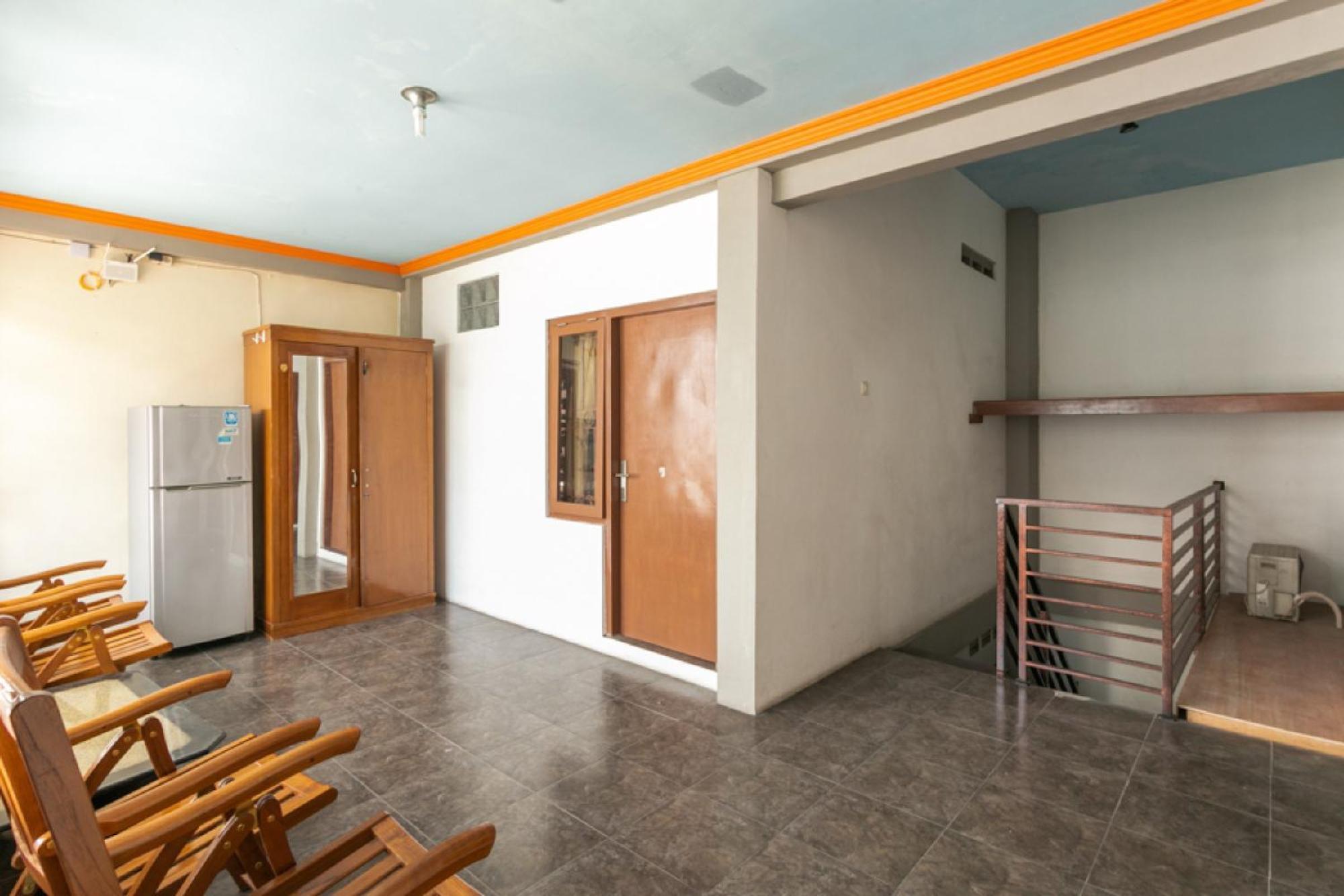 Reddoorz Syariah Near Stadion Manahan Solo 2 Exterior photo