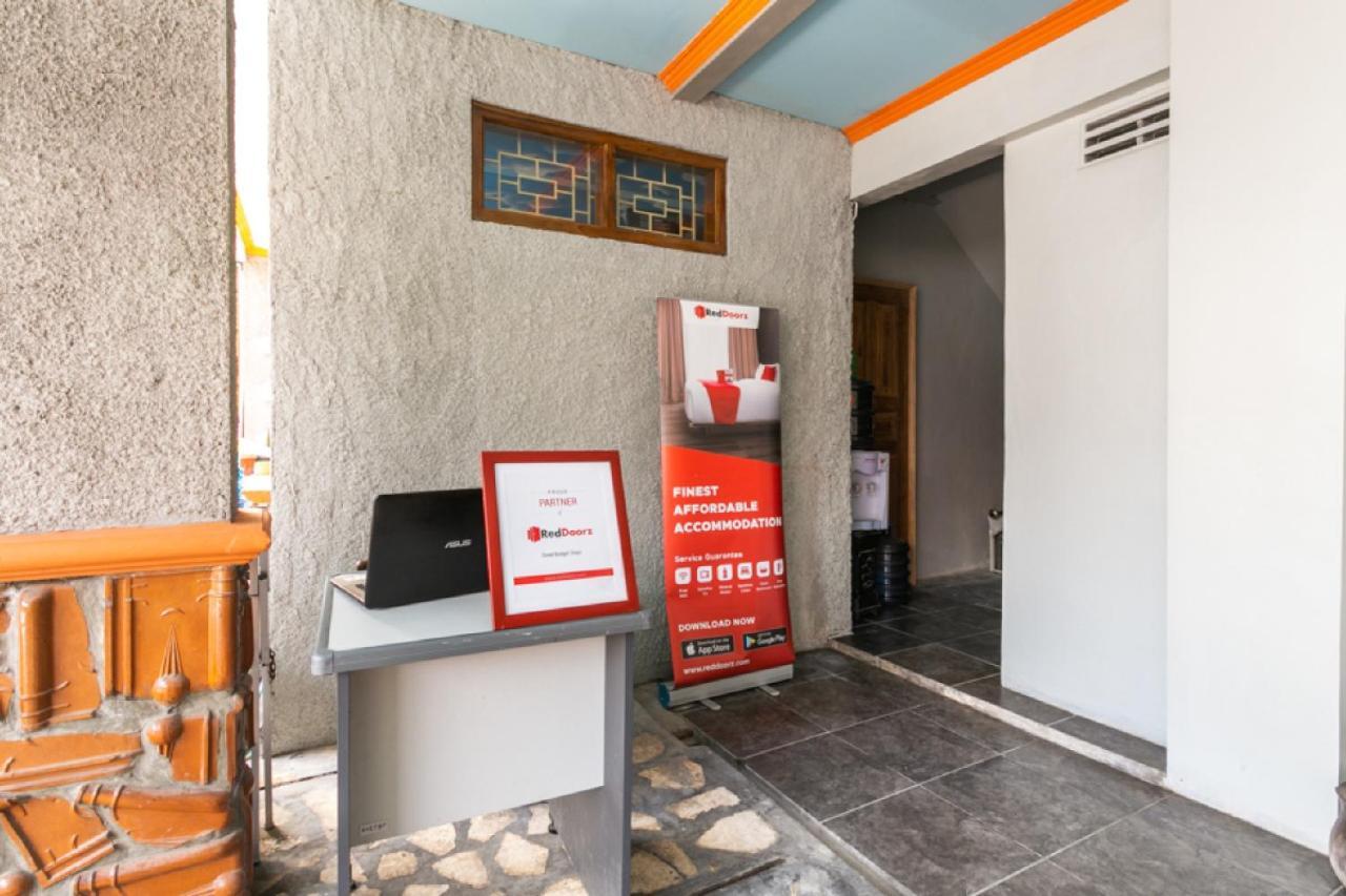Reddoorz Syariah Near Stadion Manahan Solo 2 Exterior photo