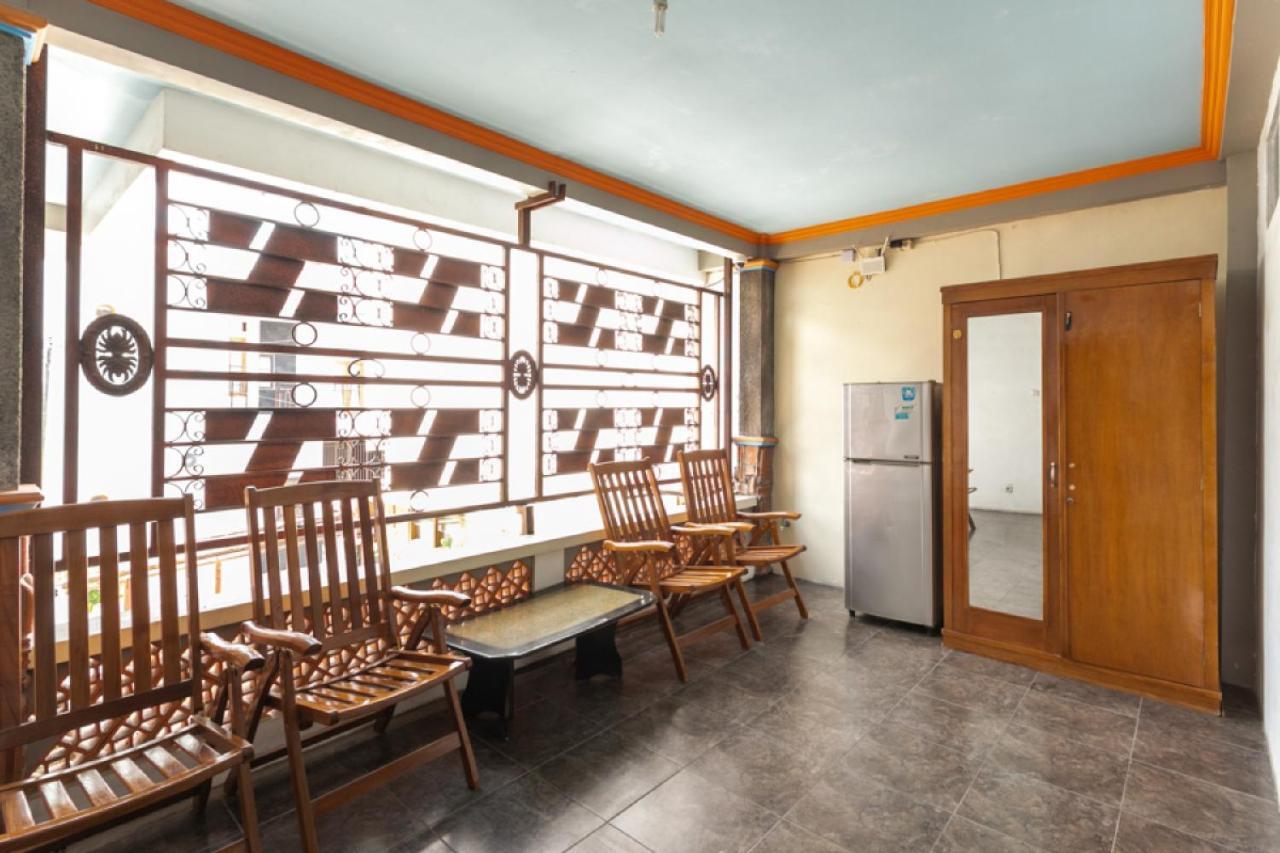 Reddoorz Syariah Near Stadion Manahan Solo 2 Exterior photo
