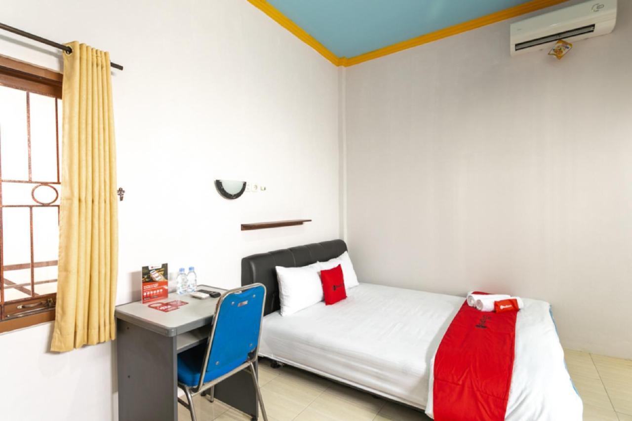 Reddoorz Syariah Near Stadion Manahan Solo 2 Exterior photo