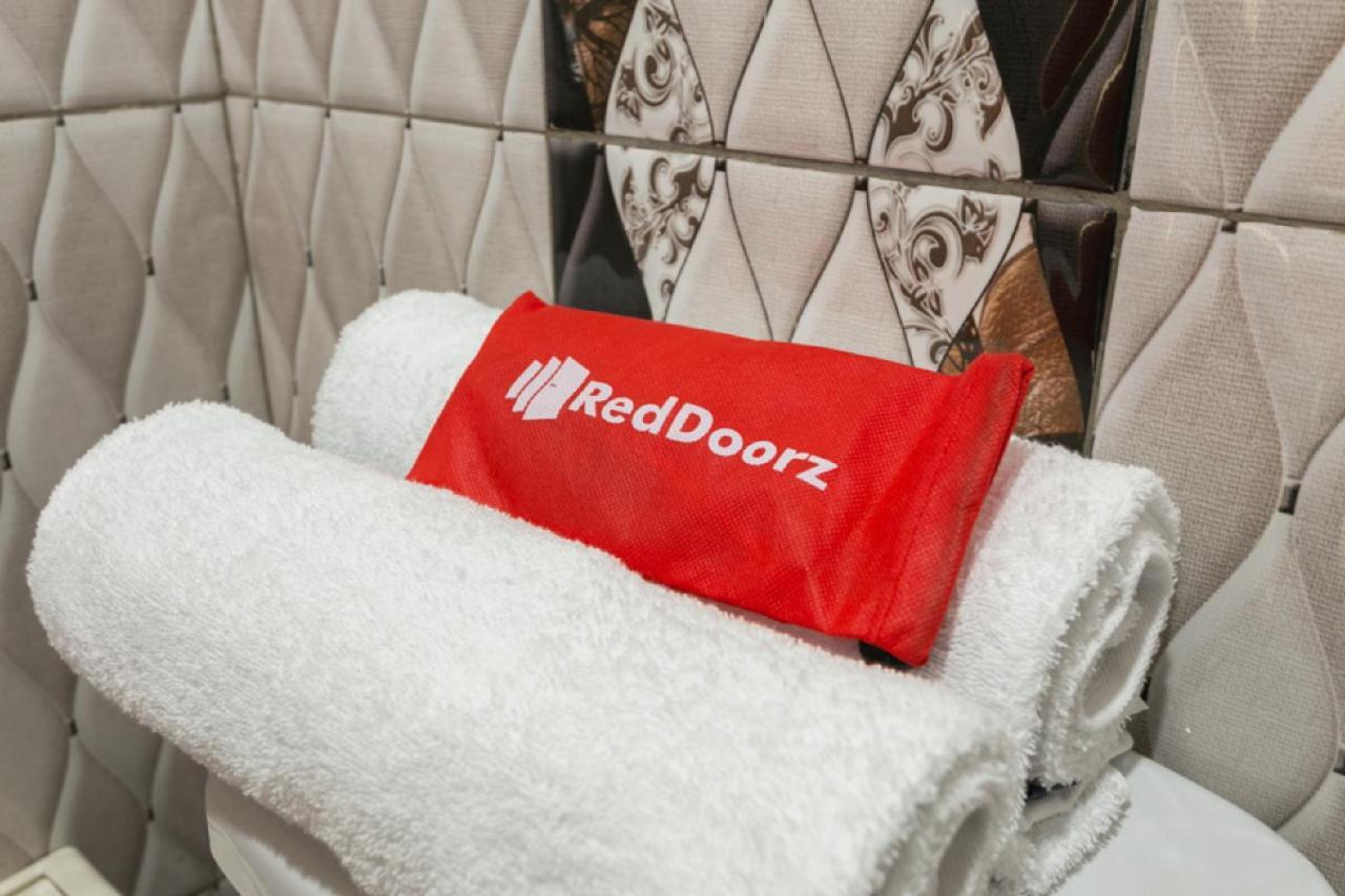Reddoorz Syariah Near Stadion Manahan Solo 2 Exterior photo