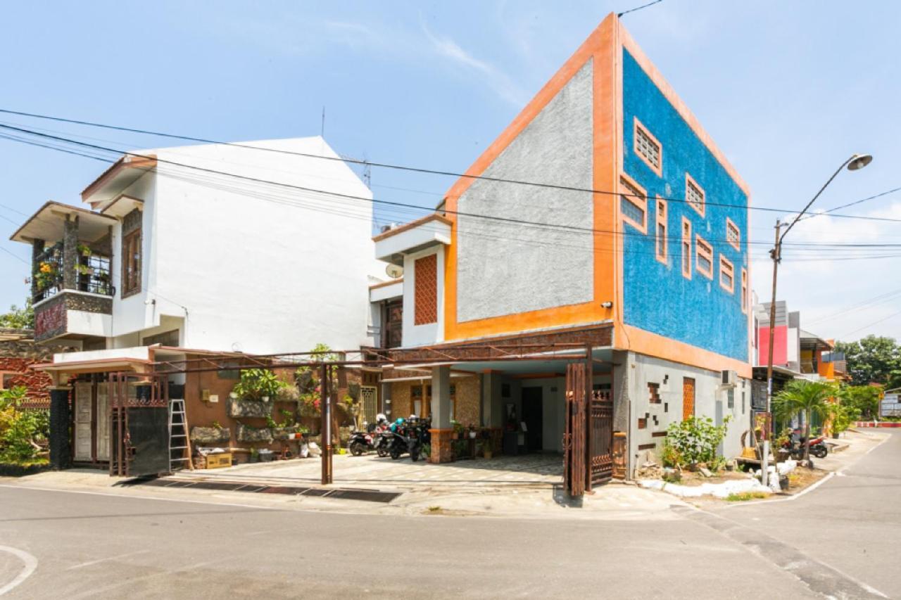 Reddoorz Syariah Near Stadion Manahan Solo 2 Exterior photo